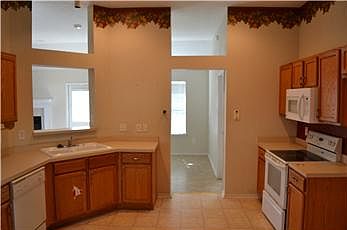 5th image of 2703 Blue Meadow Dr