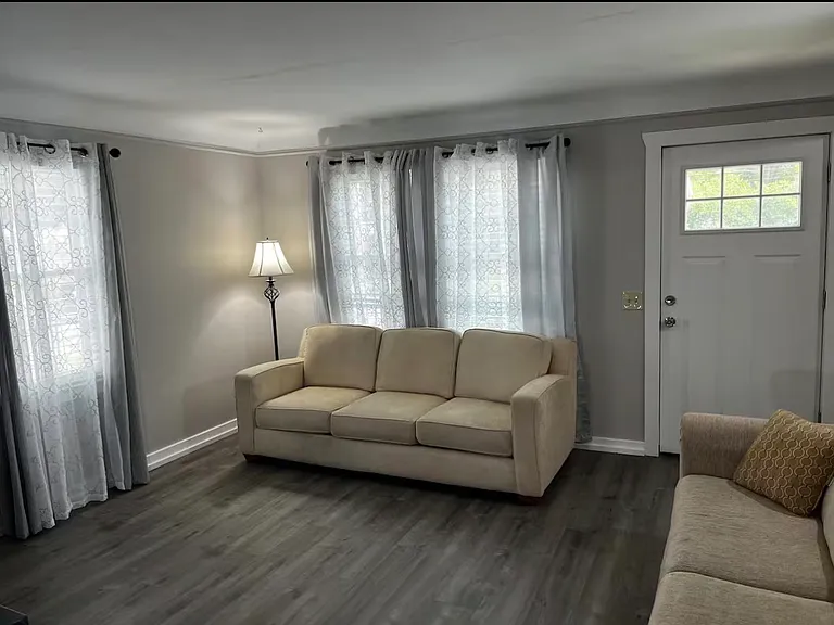 326 W Bagley Rd — Photo 3