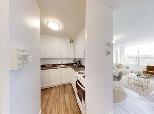 10 Walmer Road, Toronto, ON M5R 2W4