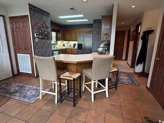 5th image of 478 Pebble Dr