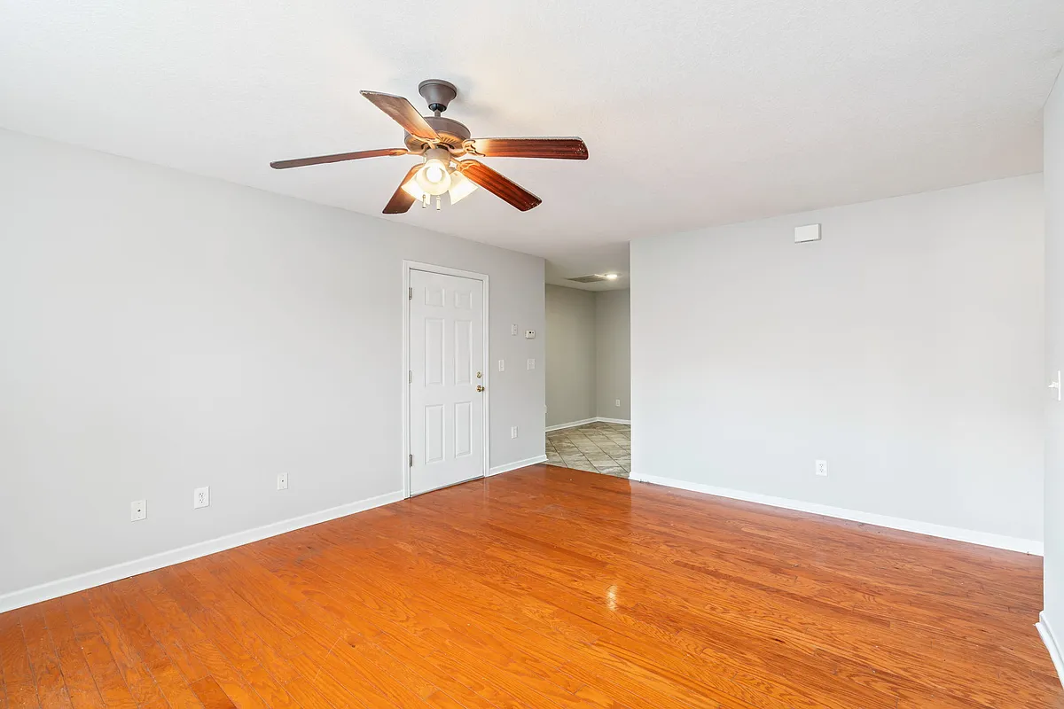 Building Photo - 1707 Maple View Way #0