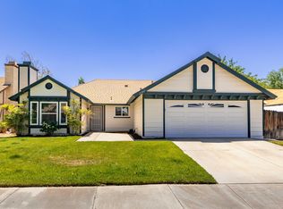 2742 Sunnyvale Rd, Lancaster, CA 93536