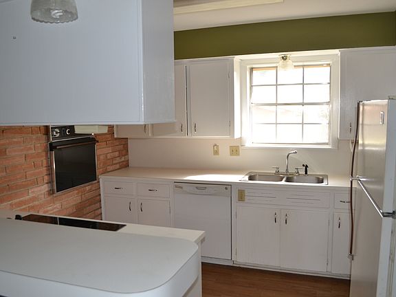 2nd image of 2300 Buccaneer Dr