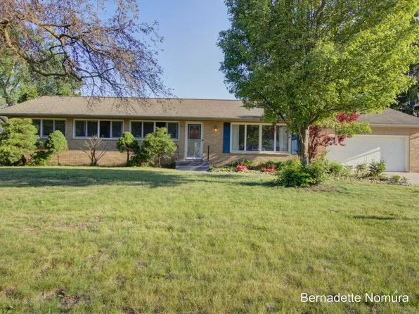 1906 Andrew St SE, Kentwood, MI 49508