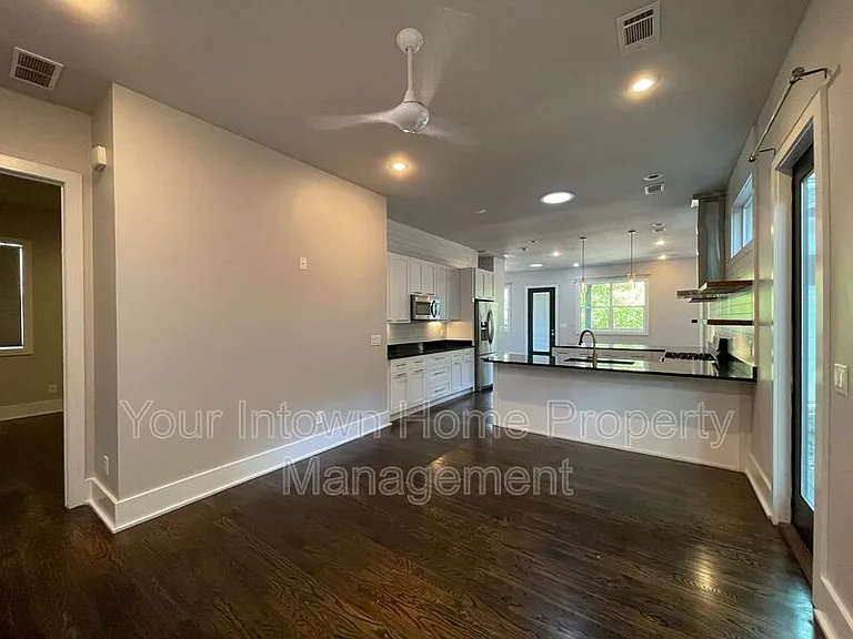 26 Walthall St NE — Photo 11