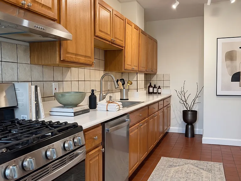 448 Park Dr #13 — Photo 6