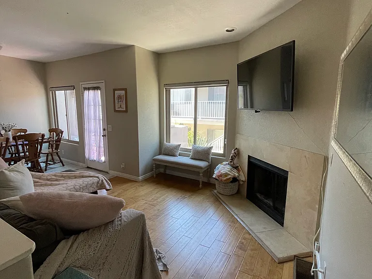 1854 Hornblend St — Photo 10
