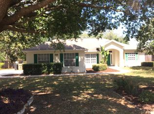 34016 Valencia Dr, Leesburg, FL 34788
