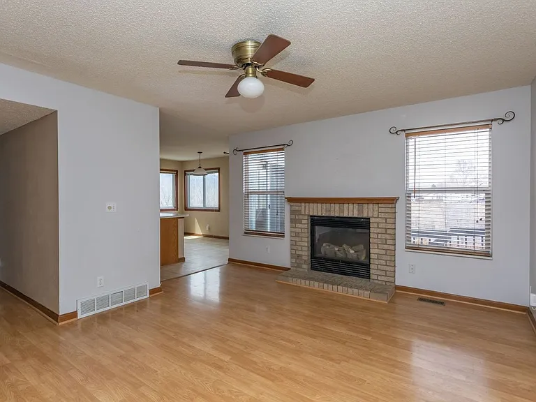1130 Pond Side Dr — Photo 15