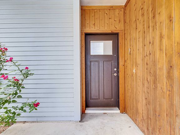5th image of 3505 Villa Ct Unit 2