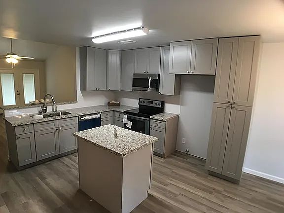 2nd image of 7315 Cottonwood Dr