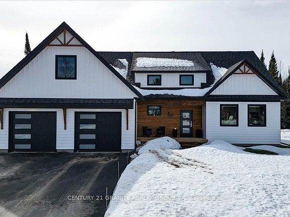 4th image of 10 Bancroft Ridge Dr