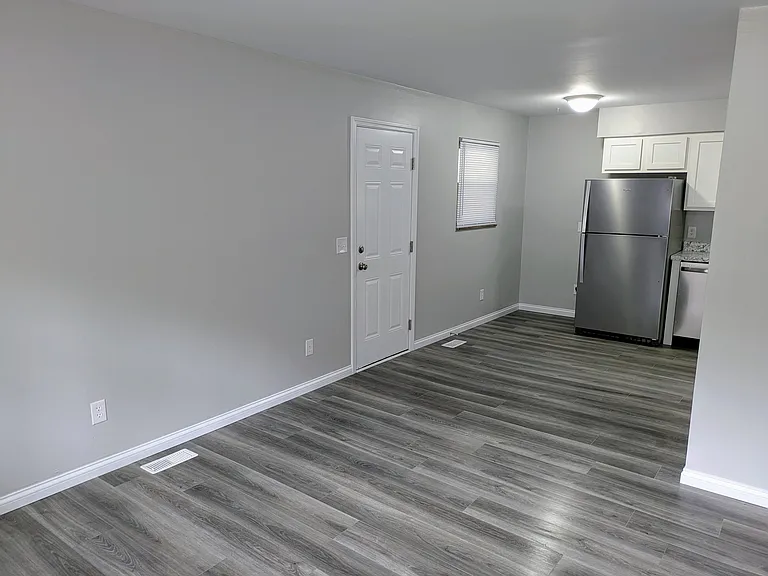 520 N Wilson Ave — Photo 4