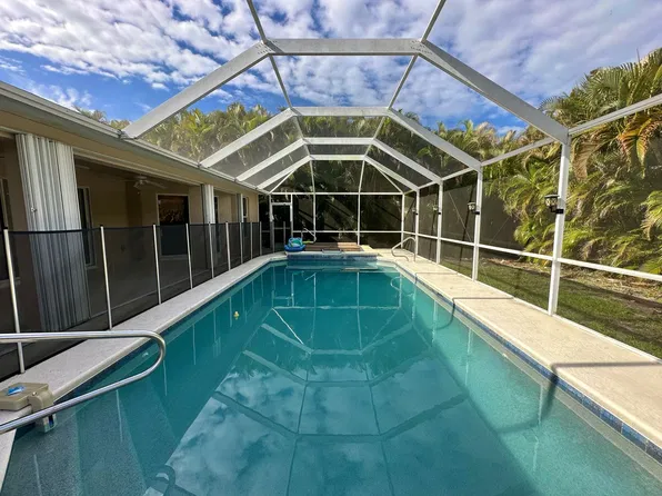 300 SW 24th Pl, Cape Coral, FL 33991