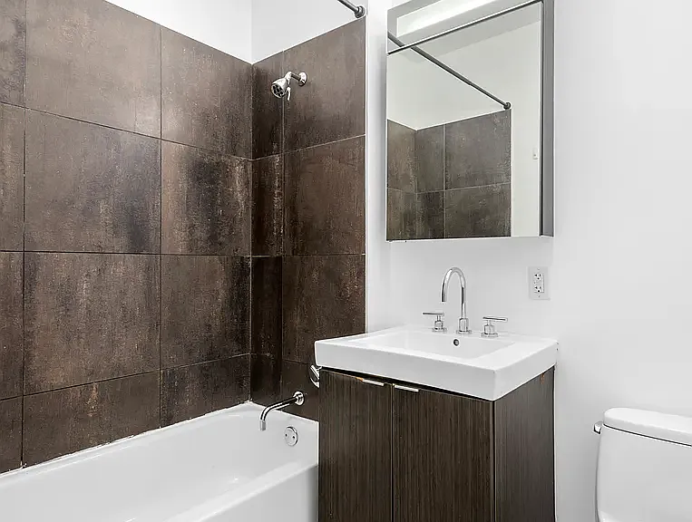 184 Kent Ave #306A — Photo 4
