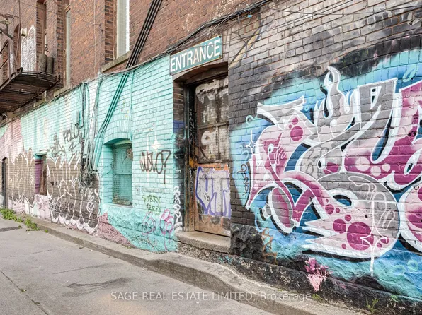 207A Cowan Ave #N, Toronto, ON M6K 2N7