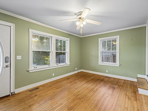 5th image of 226 54th Ave N