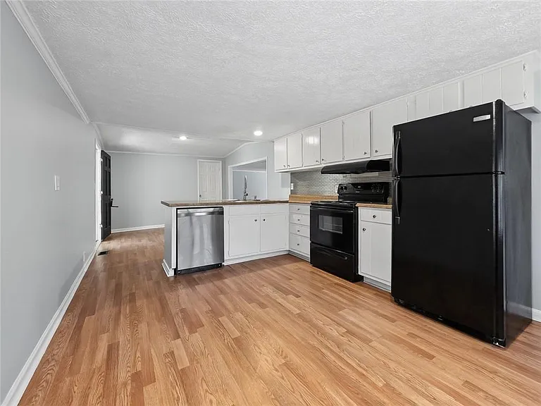 3542 Shoreland Dr — Photo 5