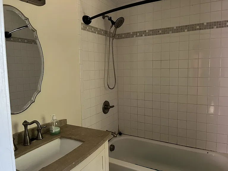 1620 Roanoke Ave — Photo 10