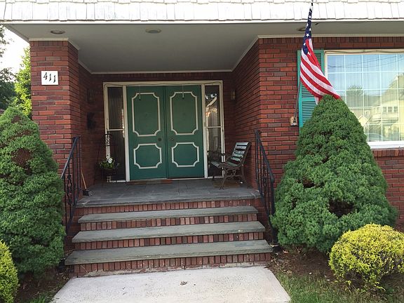 3rd image of 411 13th St