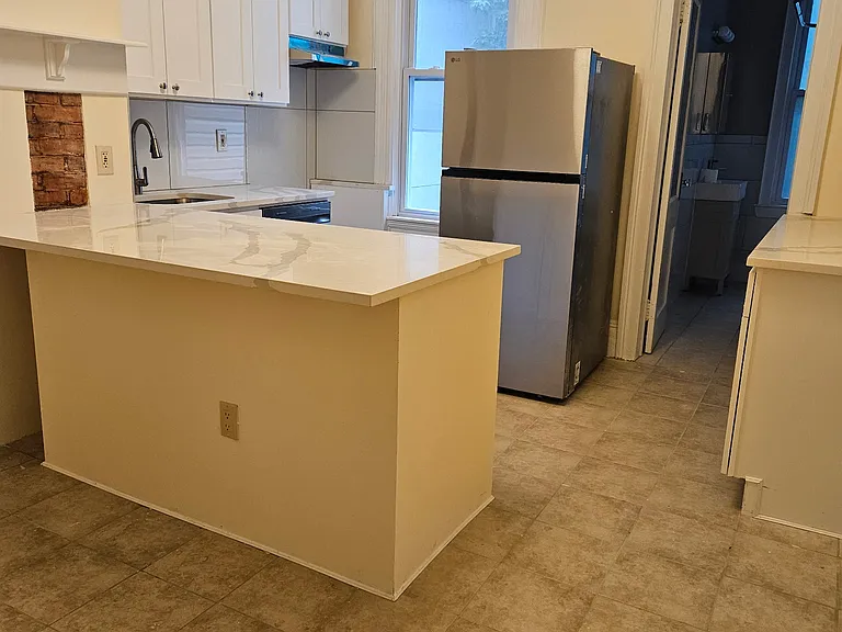 338 New York Ave #2L — Photo 8