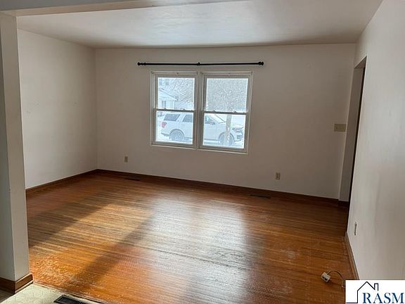 2nd image of 219 N Circle Dr