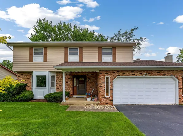 2752 Woodgrove Dr, Grove City, OH 43123