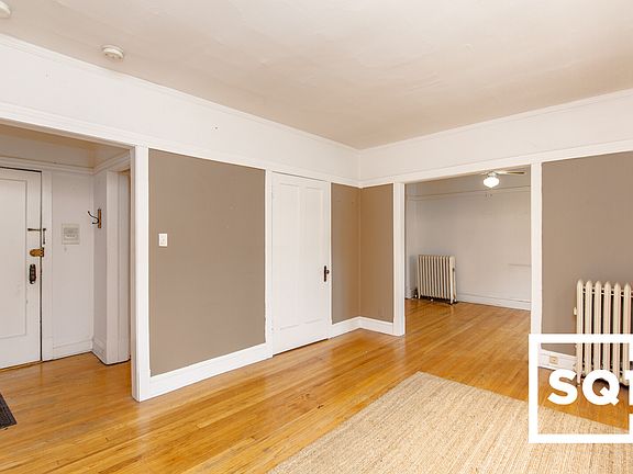 2nd image of 630 W Arlington Pl #634.5-34