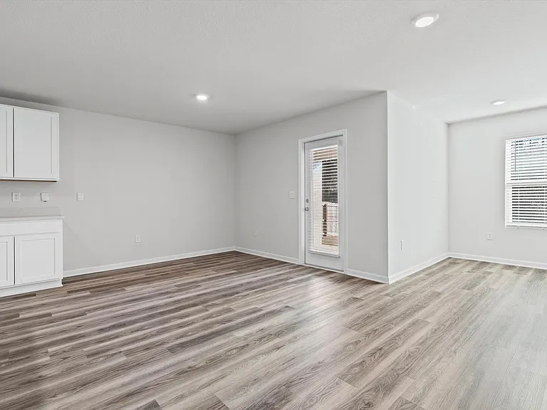 13581 Paris Cir — Photo 5
