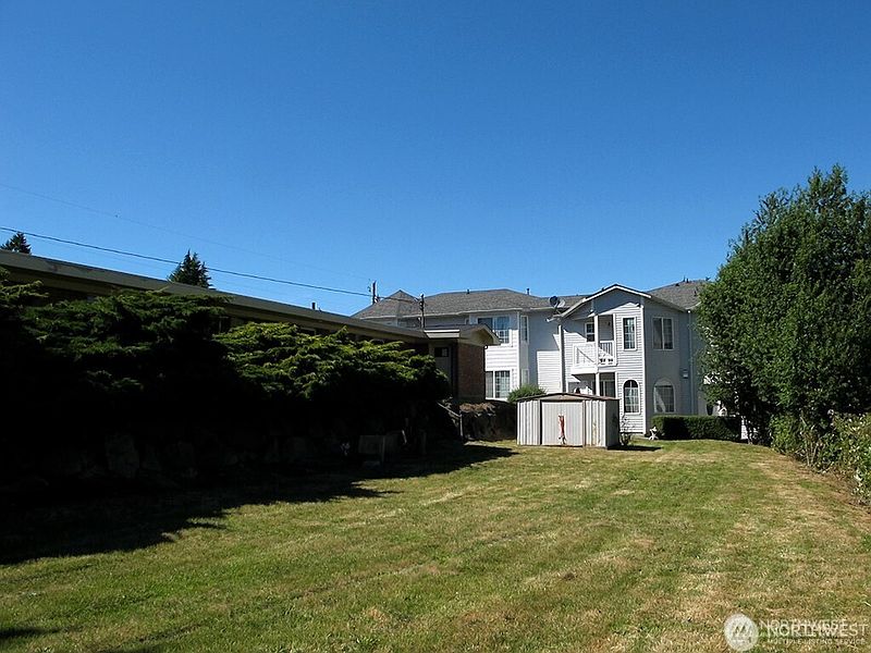 4th image of 4827 Vesper Drive