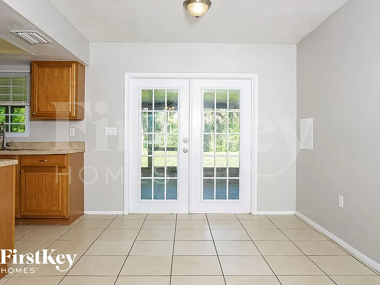 1513 Harbor Blvd — Photo 4