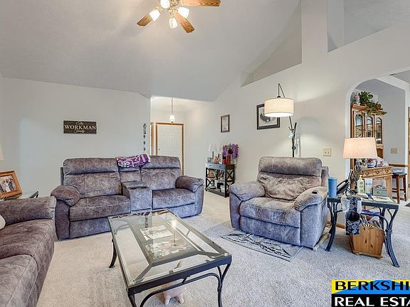 3rd image of 4104 S 148th St