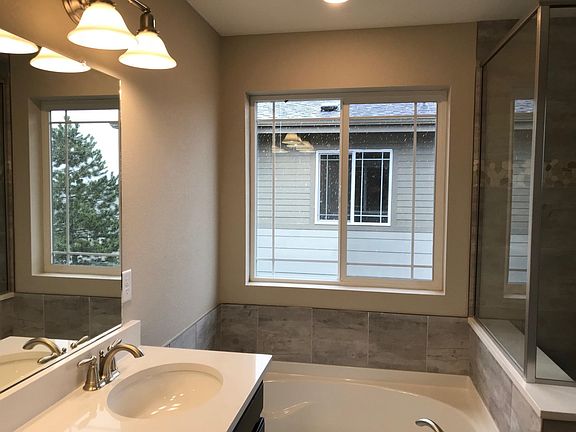 Master bedroom ensuite