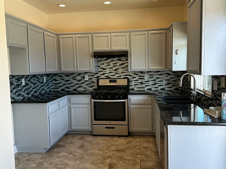 590 Mosburg Loop — Photo 2