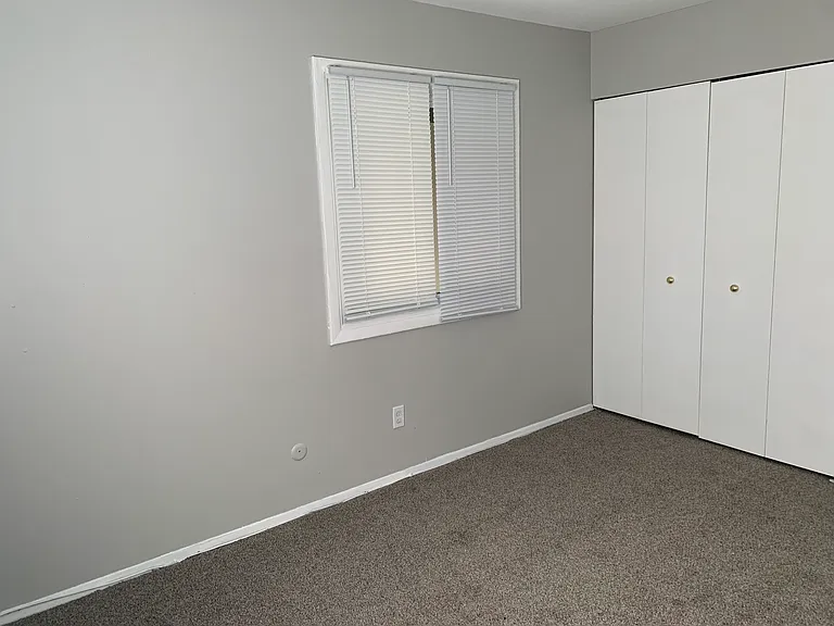 Lockport South Apartments — Photo 9