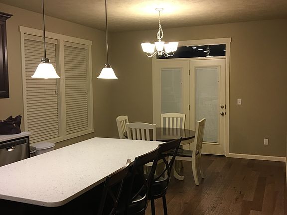 3rd image of 701 N Egret St