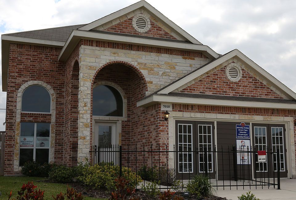 1st image of 7018 N 44th Ln