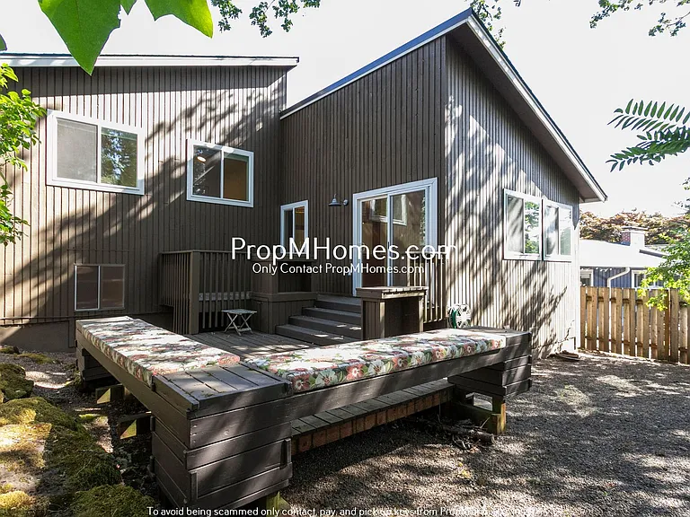 950 Lake Front Rd — Photo 27