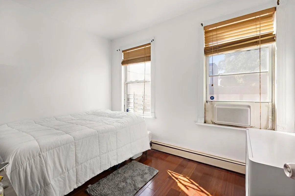 36 Perry St — Photo 4