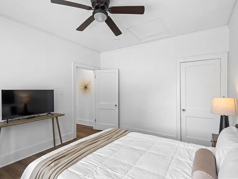 1801 N Polk St — Photo 14