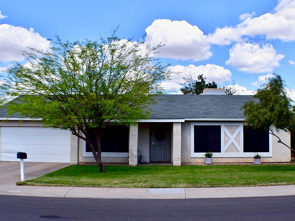 Adorable 4 Bedroom Home!
