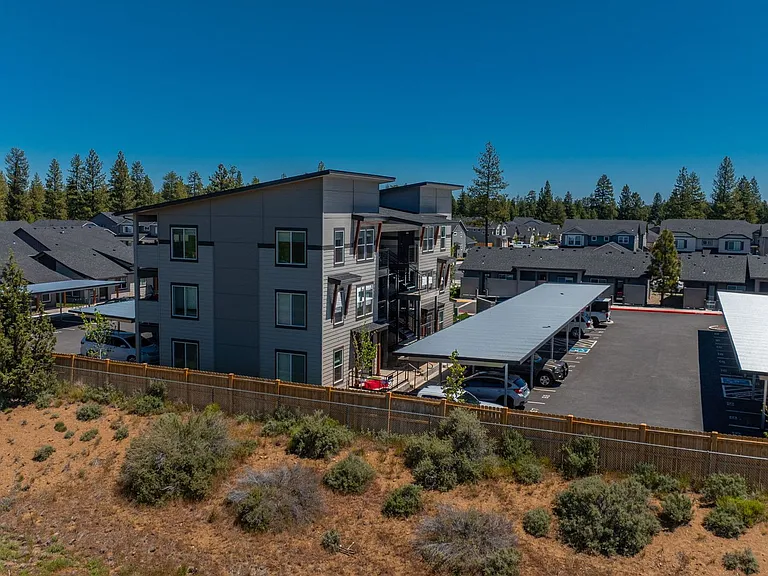 McKenzie Meadows Apartments — Photo 5