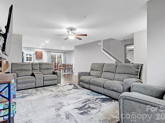 5th image of 1144 Tangle Ridge Dr SE