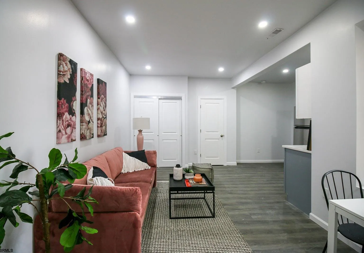 2 bed, 1.0 bath, $1,800 — Photo 3