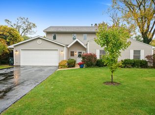 824 Fairhope Ave, Glenview, IL 60025