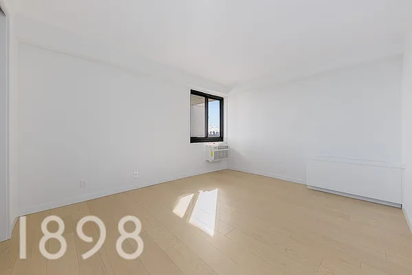 Rented by A&E Real Estate Management | media 28