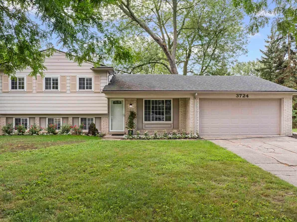 3724 Horseshoe Dr, Troy, MI 48083