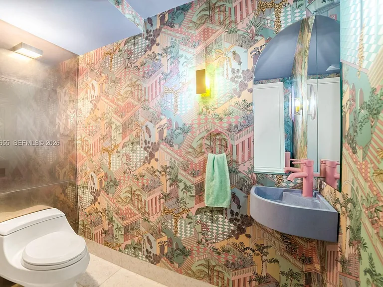 5801 Collins Ave #1200 — Photo 23