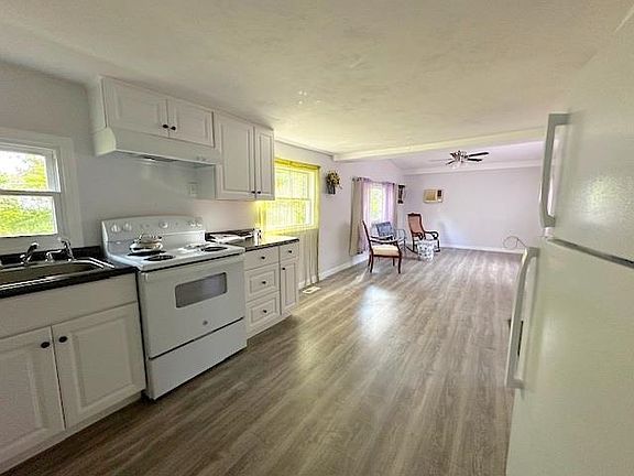 5th image of 8 Leeann Street
