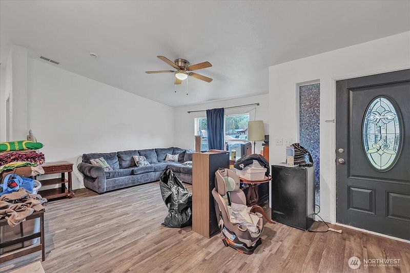 4th image of 5 Cherokee Place